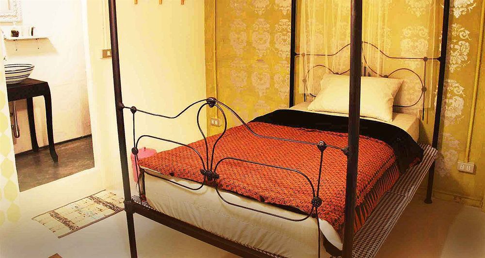 Room@Bangkok Boutique Guesthouse Екстериор снимка