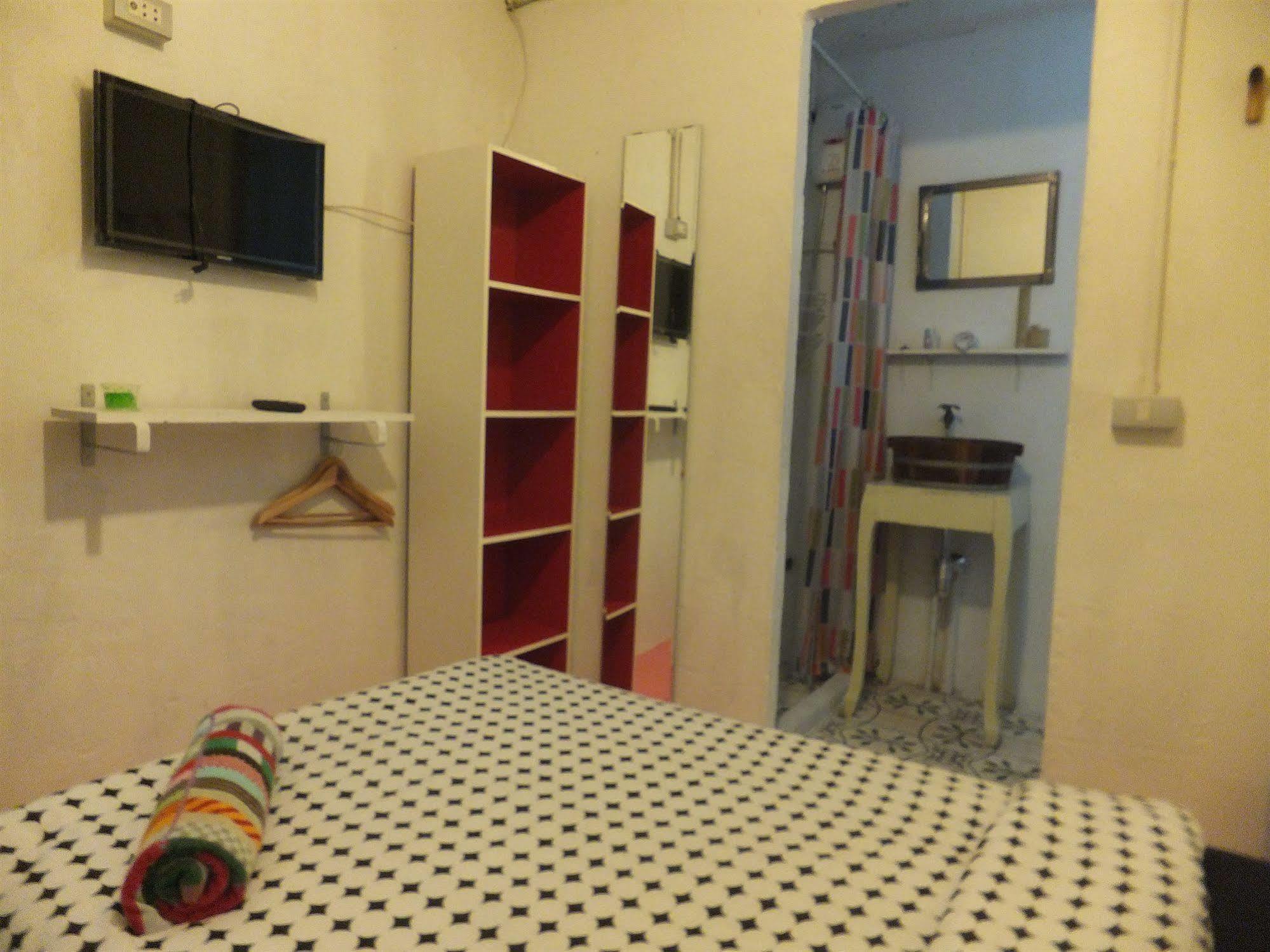 Room@Bangkok Boutique Guesthouse Екстериор снимка
