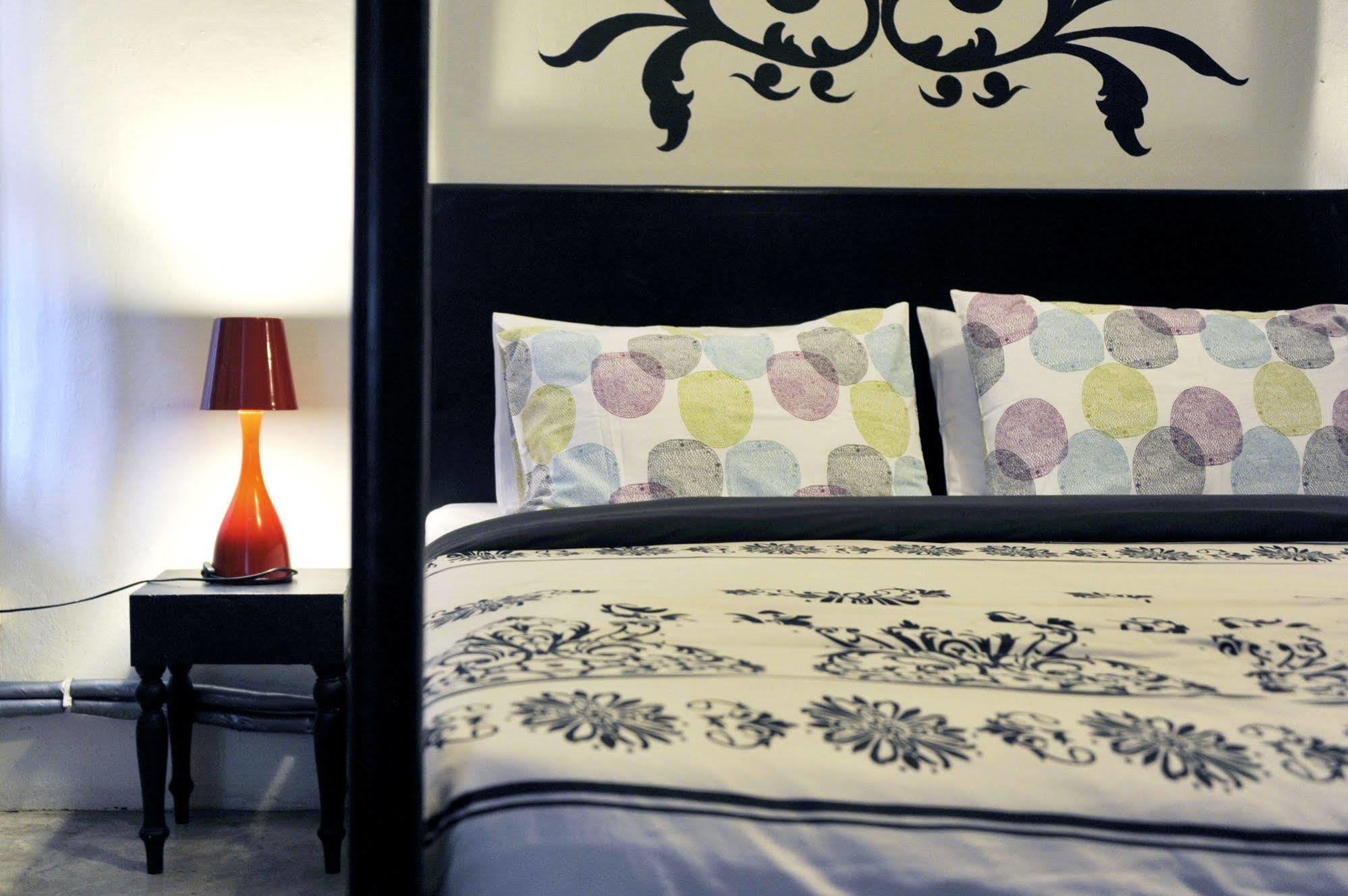 Room@Bangkok Boutique Guesthouse Екстериор снимка