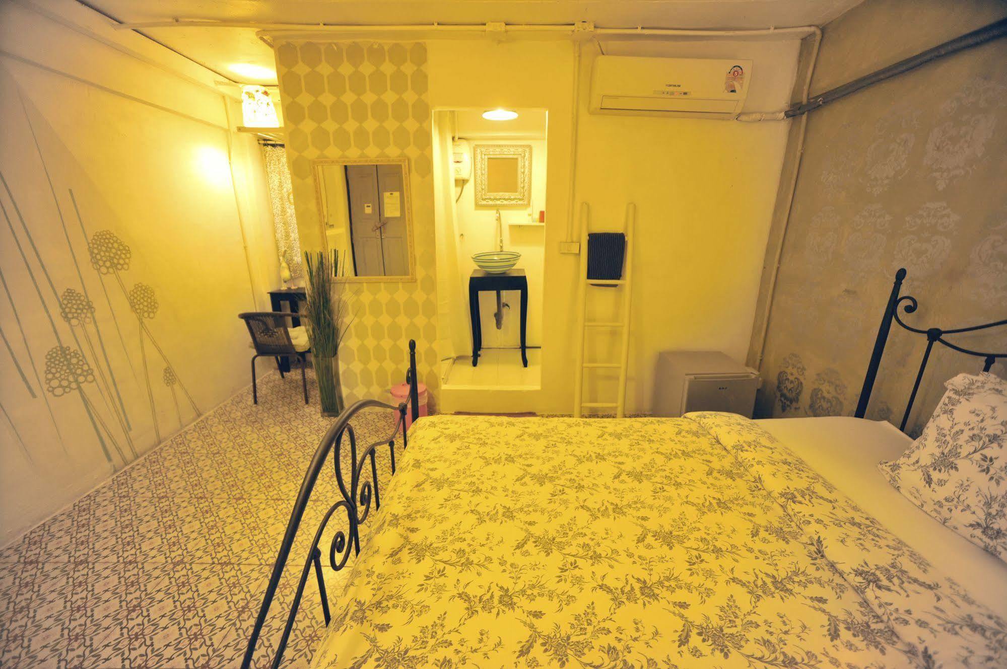 Room@Bangkok Boutique Guesthouse Екстериор снимка