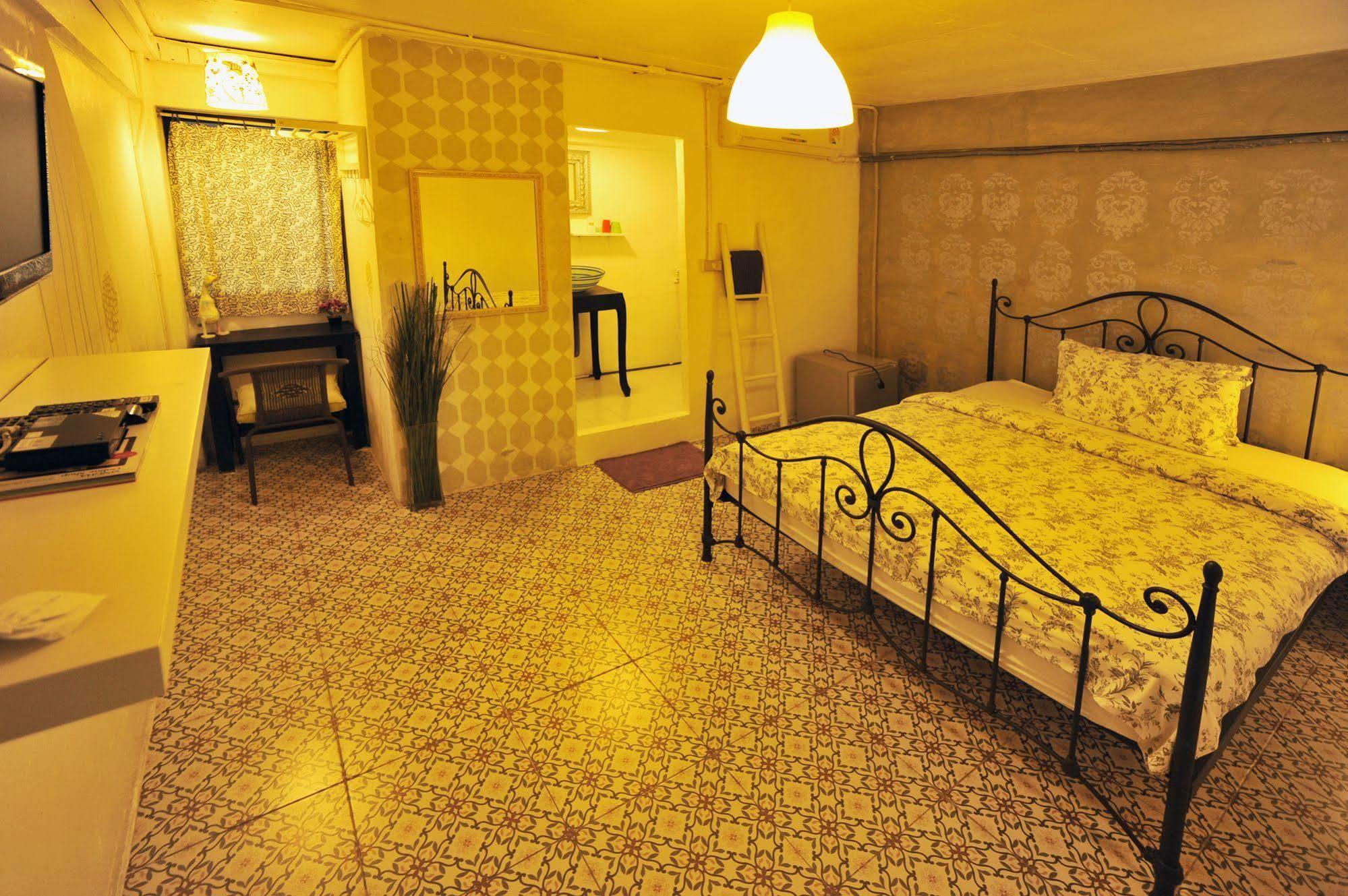 Room@Bangkok Boutique Guesthouse Екстериор снимка
